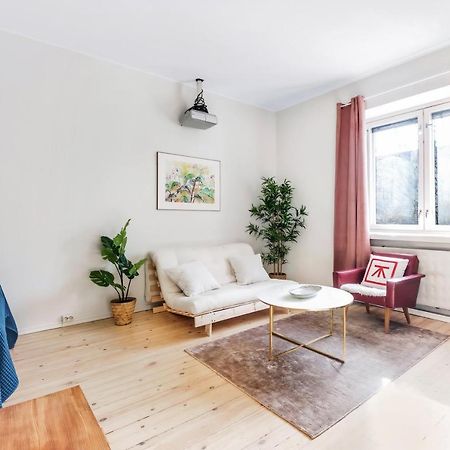 Apartamento Wehost Modern Kitchen Studio With Bright Colours Helsinki Exterior foto
