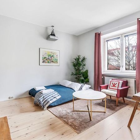 Apartamento Wehost Modern Kitchen Studio With Bright Colours Helsinki Exterior foto