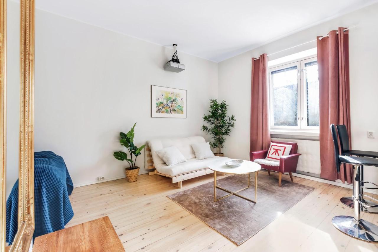 Apartamento Wehost Modern Kitchen Studio With Bright Colours Helsinki Exterior foto